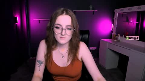luna_berryy online show from 03/07/25, 05:40