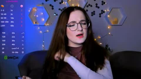 Snapshot of luna_berryy chatting on 11/13/25, 08:52 luna_berryy online show from 11/13/25, 08:52