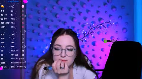 Snapshot of luna_berryy chatting on 12/19/25, 08:38 luna_berryy online show from 12/19/25, 08:38