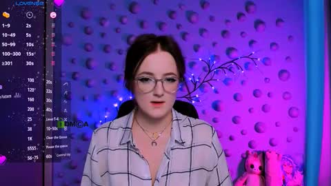 Snapshot of luna_berryy chatting on 12/20/25, 08:16 luna_berryy online show from 12/20/25, 08:16