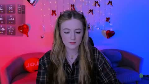 luna_berryy online show from 04/11/26, 07:18