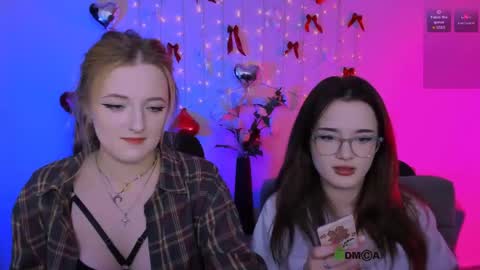 luna_berryy online show from 04/18/26, 07:07