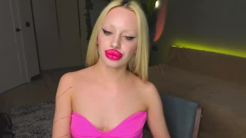 luna_beverly online show from 04/30/26, 10:36