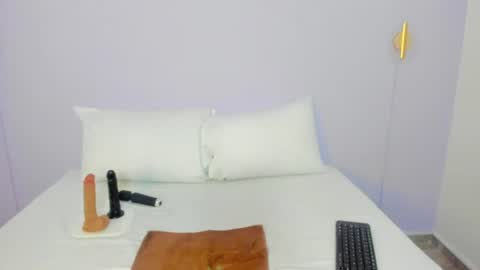 L U N A  online show from 07/16/26, 12:22