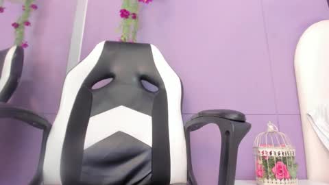 luna_bradley_ online show from 02/24/26, 12:25