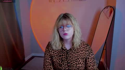 Snapshot of luna_c0ra chatting on 02/14/26, 01:24 luna online show from 02/14/26, 01:24