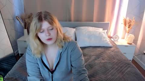 Snapshot of luna_c0ra chatting on 02/26/26, 01:37 luna online show from 02/26/26, 01:37