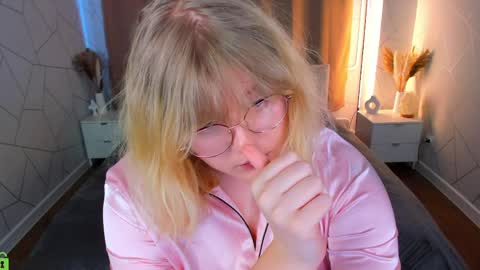 luna online show from 04/05/26, 01:03