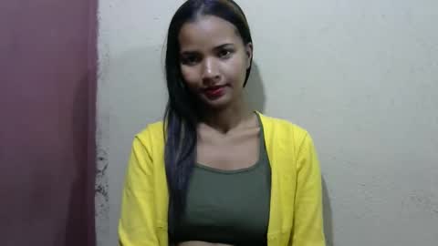 Snapshot of luna_cherry0 chatting on 04/27/26, 04:10 Laura online show from 04/27/26, 04:10