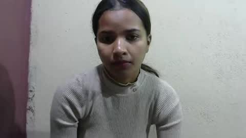 Snapshot of luna_cherry0 chatting on 05/20/26, 04:29 Laura online show from 05/20/26, 04:29