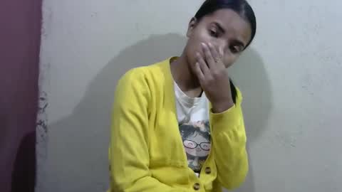 Snapshot of luna_cherry0 chatting on 05/21/26, 04:08 Laura online show from 05/21/26, 04:08