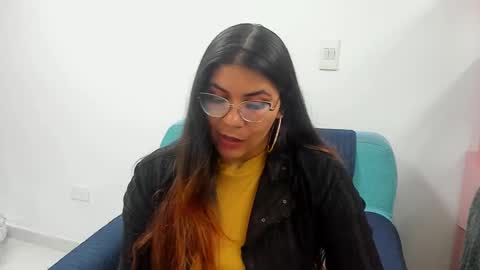 luna  online show from 01/30/25, 11:44
