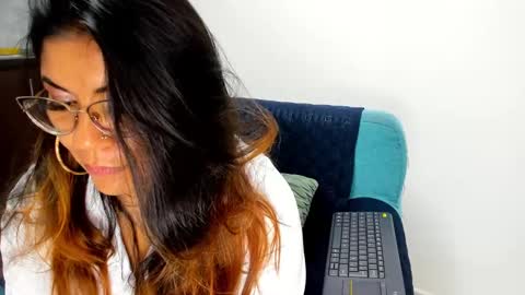 luna  online show from 02/20/25, 05:40