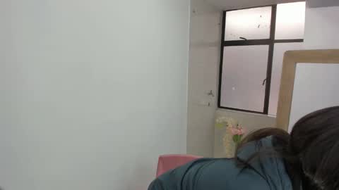 Snapshot of luna_dumont chatting on 05/01/26, 11:15 luna online show from 05/01/26, 11:15
