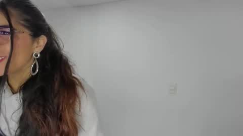 Snapshot of luna_dumont chatting on 05/02/26, 11:04 luna online show from 05/02/26, 11:04