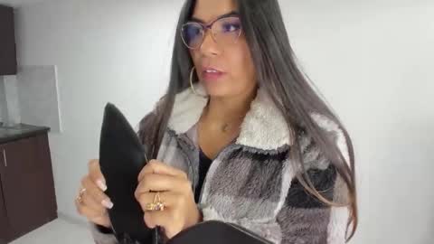 Snapshot of luna_dumont chatting on 05/09/26, 11:04 luna online show from 05/09/26, 11:04