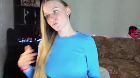 luna_evan online show from 12/09/24, 12:51