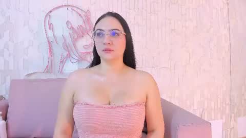 Snapshot of luna_ferrer1 chatting on 06/11/26, 11:41 luna_ferrer1 online show from 06/11/26, 11:41