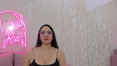 Snapshot of luna_ferrer1 chatting on 06/30/26, 11:44 luna_ferrer1 online show from 06/30/26, 11:44