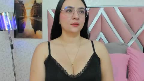 Snapshot of luna_ferrer1 chatting on 07/06/26, 12:02 luna_ferrer1 online show from 07/06/26, 12:02