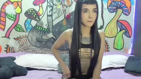 Snapshot of luna_gc chatting on 09/16/25, 09:27 luna_gc online show from 09/16/25, 09:27