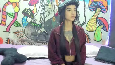 Snapshot of luna_gc chatting on 09/25/25, 08:34 luna_gc online show from 09/25/25, 08:34