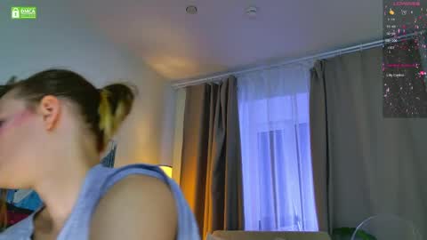 Snapshot of luna_helga chatting on 04/23/26, 06:03 Luna online show from 04/23/26, 06:03