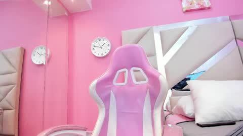 luna_hix online show from 05/01/26, 03:44