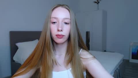 Snapshot of luna_insanity chatting on 01/23/25, 10:11 Luna online show from 01/23/25, 10:11