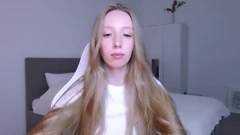 Luna online show from 11/08/25, 08:18