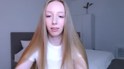 Luna online show from 11/27/25, 09:28