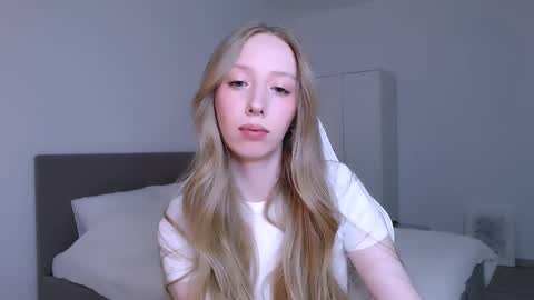 Luna online show from 02/26/26, 09:03