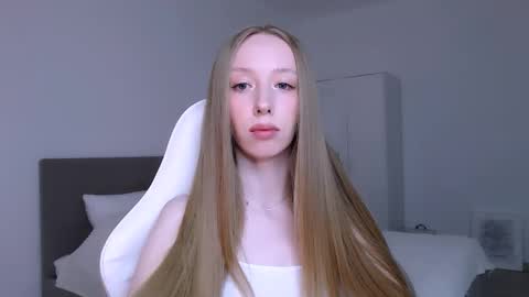 Luna online show from 03/09/26, 09:19