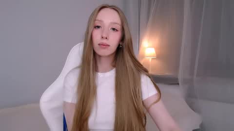 Snapshot of luna_insanity chatting on 05/18/26, 04:07 Luna online show from 05/18/26, 04:07
