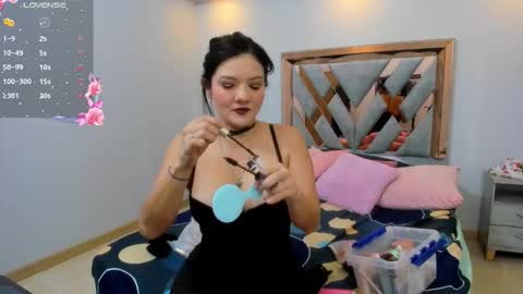 Snapshot of luna_johansson chatting on 10/03/25, 12:13 Luna online show from 10/03/25, 12:13