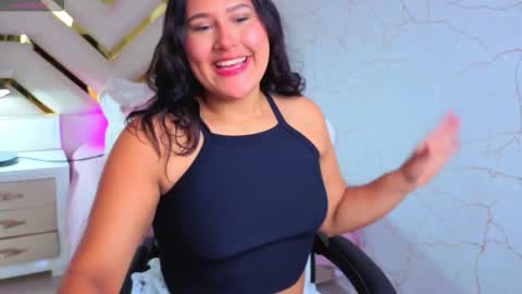 Luna  Jonez  online show from 11/11/25, 11:10