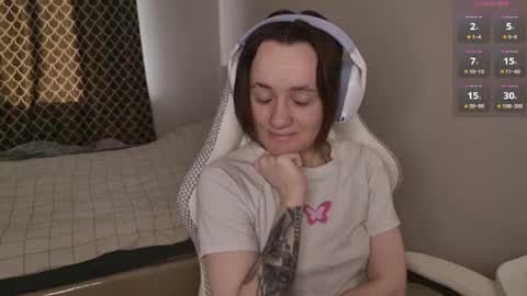 luna_loveeee online show from 04/15/26, 04:30