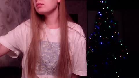 Luna online show from 12/26/24, 10:20