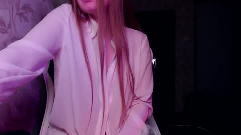 Luna online show from 01/03/25, 01:16