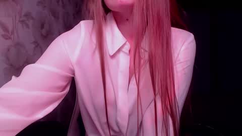 Luna online show from 01/04/25, 12:48