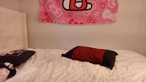 Luna online show from 12/20/24, 10:43