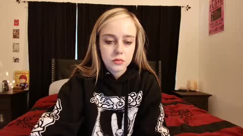 Luna online show from 01/08/25, 12:06