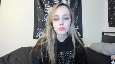 Luna online show from 11/13/25, 06:56