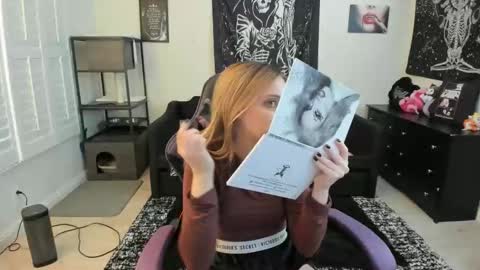 Luna online show from 01/08/26, 05:48