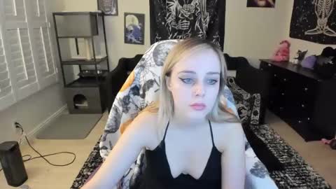 Luna online show from 02/06/26, 04:50