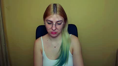 Luna online show from 01/14/25, 11:31