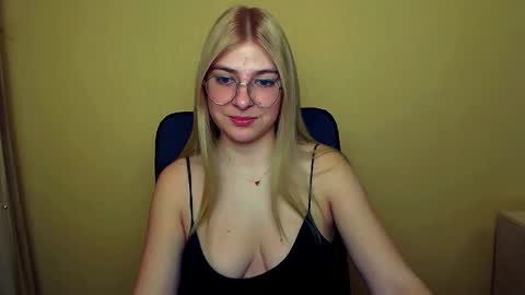 Luna online show from 01/22/25, 08:29