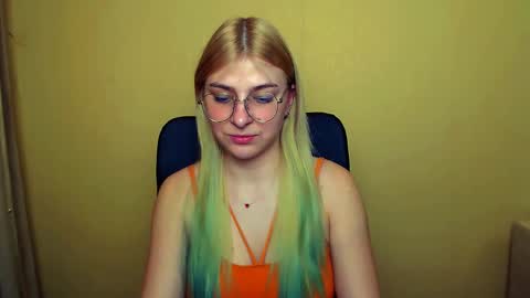 Luna online show from 01/28/25, 11:28