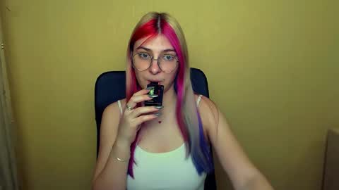 Luna online show from 03/01/25, 10:45