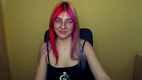 Luna online show from 03/05/25, 11:28